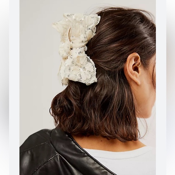 Curried Myrrh Cream Sequin Bridal Bow Lace Handmade Claw Clip NWT